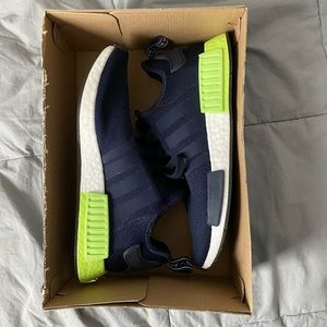Adidas boosts size 9.5